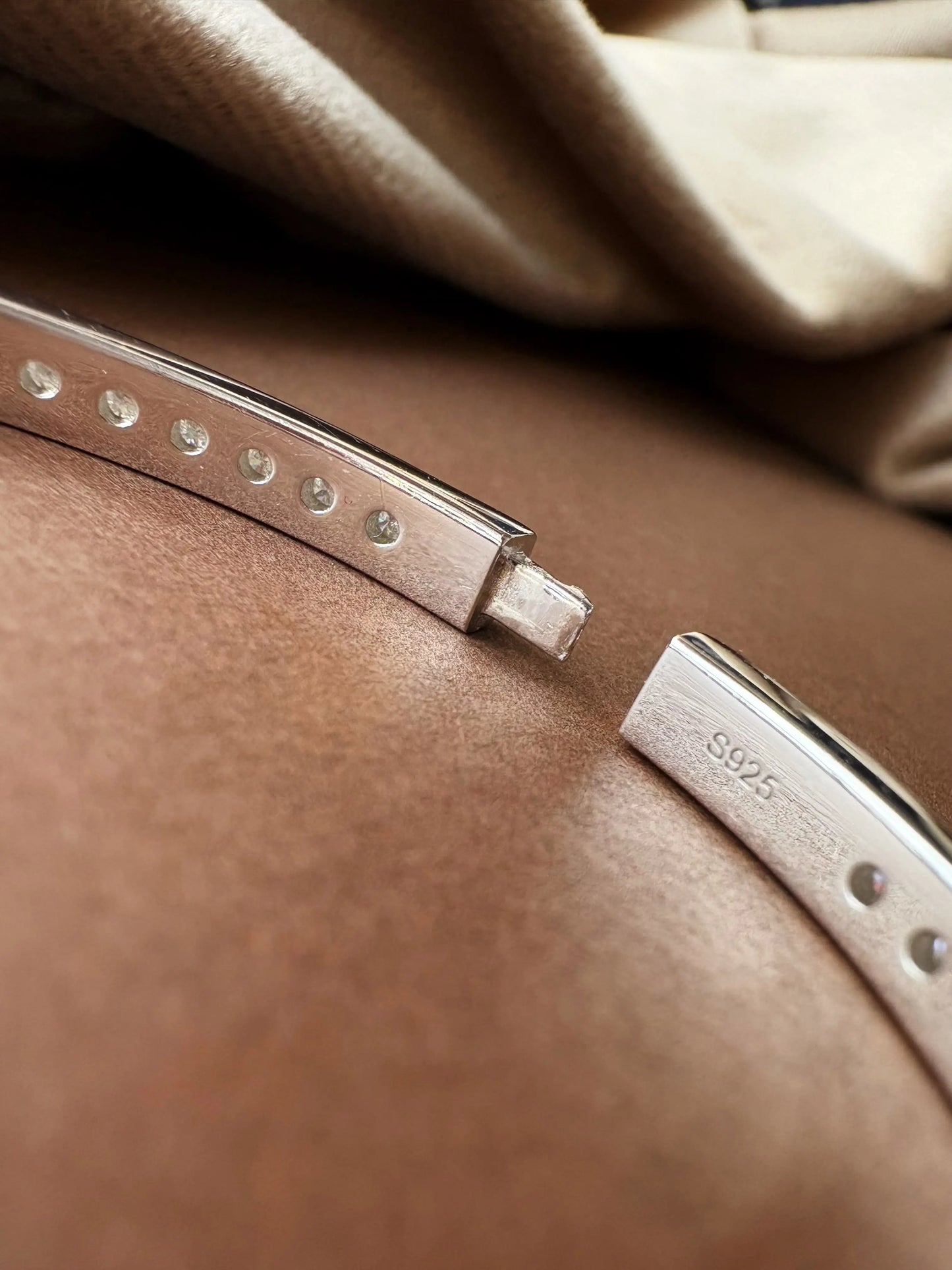 2.5mm All Moissanite Bangles Real S925 Stering Silver Spring Buckle Bracelets for Women Wedding Party Fine Jewelry Gift